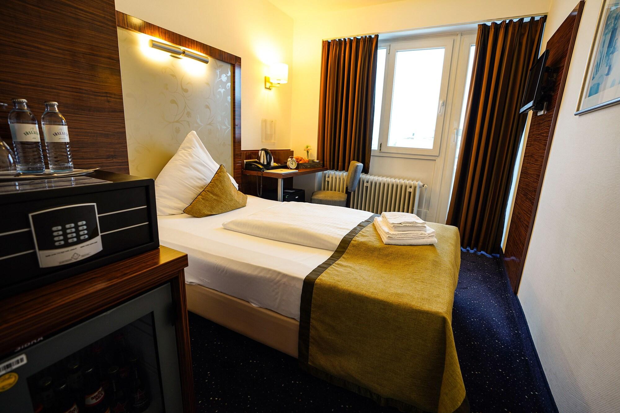 Favored Scala Hotel 3*